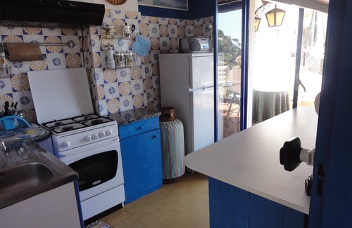 Mazzaro Apartment | Elegant apartment in the heart of Taormina mare with amazing view!
