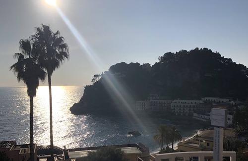 Mazzaro Apartment | Elegant apartment in the heart of Taormina mare with amazing view!