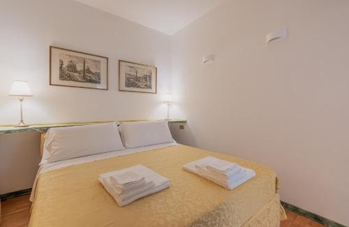 Campitelli Apartment | Elegant apartment inside the Roman Forum