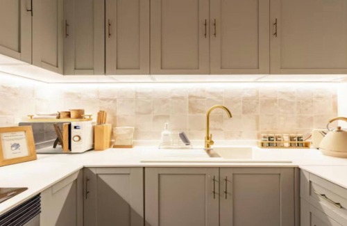 Eixample Apartment | Elegant Apartment Steps from Passeig de Gràcia