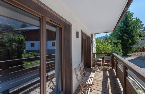 Megeve Apartment | Elegant Apartment with Pool, Sauna & Gym in Megève