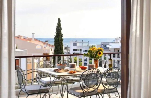 Vari-Voula-Vouliagmeni Apartment | Elegant apartment with Sea View