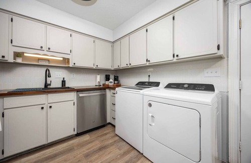 Columbus Apartment | Elegant APT/8mi to FT Moore/walk to Lakebottom