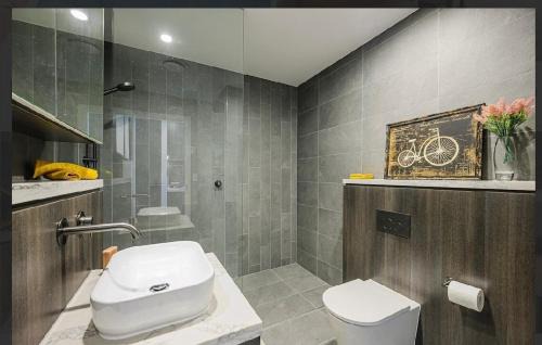 Lidcombe Apartment | Elegant Art Deco Apartment World class building