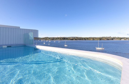 Batemans Bay Apartment | Elegant Bay Side 1-Bed Apartment with Views