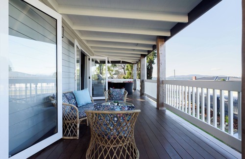 Beauty Point House | Elegant Beauty Point Home with WiFi & Fireplace