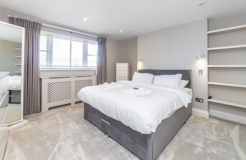 Battersea House | Elegant Central 4 Storey 5 BDR flat