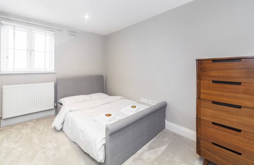 Battersea House | Elegant Central 4 Storey 5 BDR flat