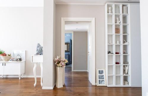 Porta Lodovica Apartment | Elegant City View Apartment - Beatrice d'Este