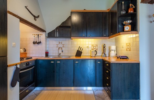 Perivolia House | ELEGANT COSY STONE HOUSE 6 km FROM CITY CENTER