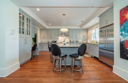 Dunbar House | Elegant & Cozy Escape~West Vancouver Serenity