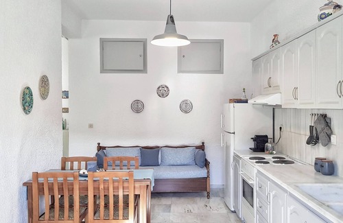 Megas Yialos-Nites Villa | Elegant Cycladic Marble Residence In A Picturesque Village