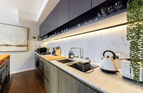 Redfern Apartment | Elegant downtown apartment with absolutely everything at your fingertips