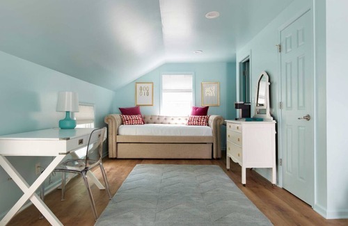 Lenox Bed & Breakfast | "Elegant Emily Dickinson Junior Suite with King Bed & Fireplace