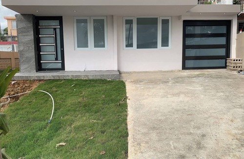 Frailes House | Elegant Entire House