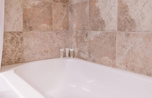 Rancho Santa Fe Hotel | Elegant Escape | Golf Views, Spa, Pool & Sun-Kissed San Diego Beaches