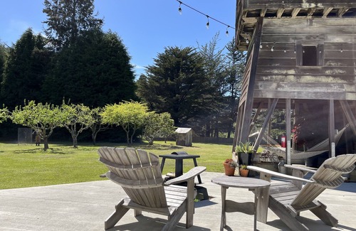 Fort Bragg House | Elegant farmhouse cottage on beautiful apple orchard