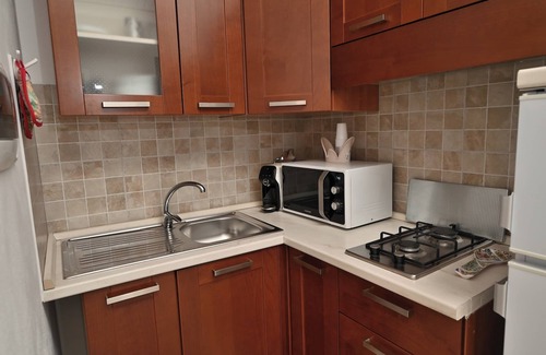 Ispica House | Elegant, fully equipped studio apartment with pool (shared).