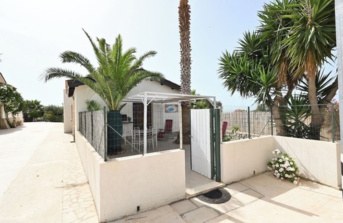 Ispica House | Elegant, fully equipped studio apartment with pool (shared).