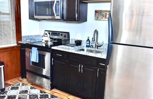 Detroit - Shoreway House | Elegant Haven on W 47th