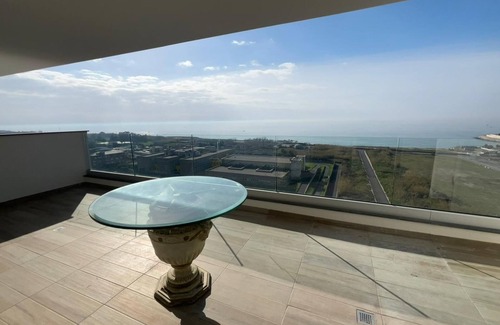 Magazzeno Apartment | Elegant home on the Marina d'Arechi marina on the Salerno waterfront