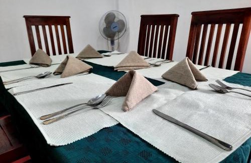 Udawalawa House | Elegant HomeStay