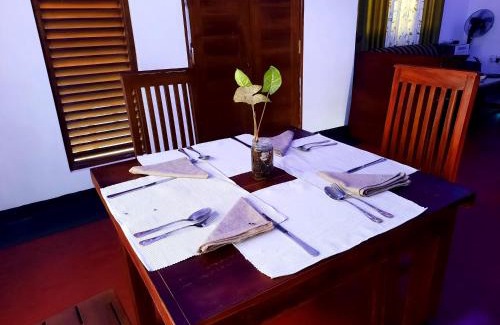 Udawalawa House | Elegant HomeStay