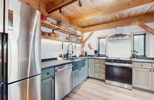 Readsboro House | Elegant house w/mountain views, trail to riverfront, balcony, dog-friendly, bbq