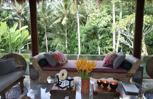 Kemenuh Villa | Elegant, Intimate, Luxury Contemporary Balinese Villa In a Traditional Village