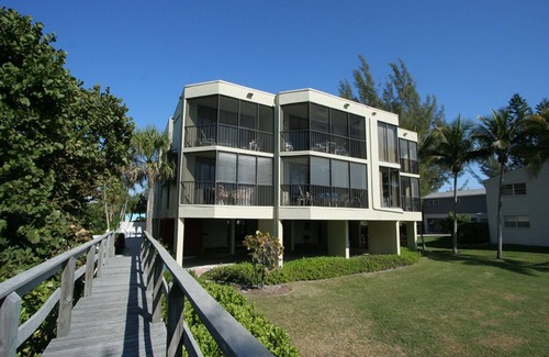 Whitney Beach Condo | Elegant Longboat Key Retreat with Beach Access, Gulf Views & Pool by RVA