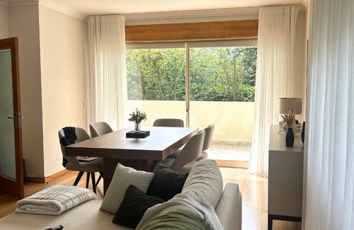 Senhora da Hora Apartment | Elegant & Luminous 2bedroom Apartment Near the Beach