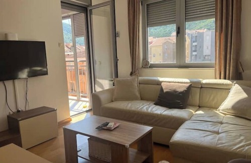 Dubovica Apartment | Elegant Mega Apartment in the Heart of the City