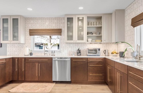Central Boulder House | Elegant Mid Century Modern Ranch - Walk to Pearl and Hiking! EV Charger on Site.