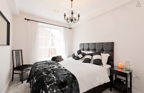 The Liberties Apartment | Elegant Modern 2 BDRM Apt. near Temple Bar ☘