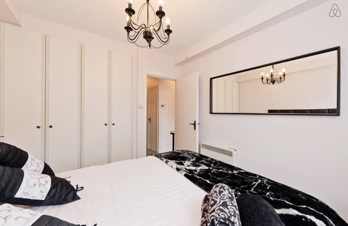 The Liberties Apartment | Elegant Modern 2 BDRM Apt. near Temple Bar ☘