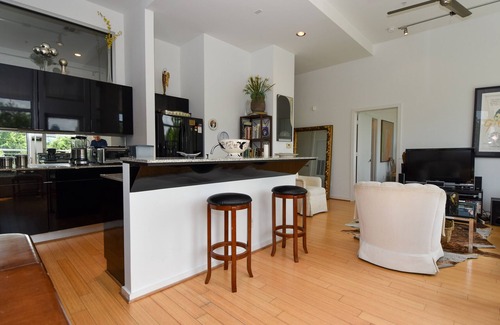 Woodland Heights Condo | Elegant, Modern, near Downtown Condo