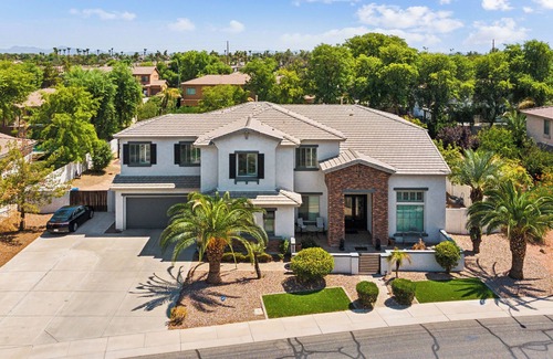 Chandler House | Elegant Montage Family Estate. Step into our chic estate, a designers dream.