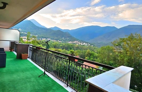 Rubiana Apartment | Elegant Mountain View Suite [Netflix-Wifi-Xbox]