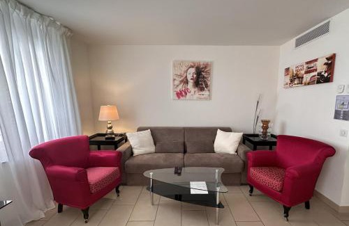 Le Suquet Apartment | Elegant old port apartment