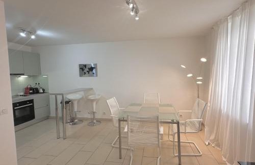 Le Suquet Apartment | Elegant old port apartment