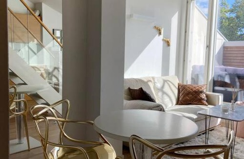Ullanlinna Apartment | Elegant Penthouse Loft
