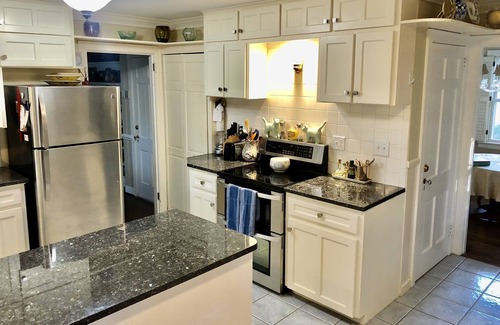 Winston - Salem House | Elegant Pet Friendly Ranch Home close to everything!