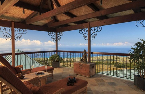 Holualoa House | Elegant Polynesian Kona Coffee Estate In Heart Of Holualoa-Walk To Town!