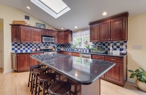 Syosset House | Elegant private resort style North Shore home
