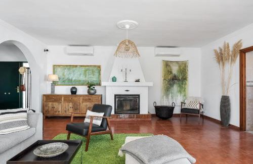 Almunecar Villa | Elegant Retreat with Stunning Sea Views