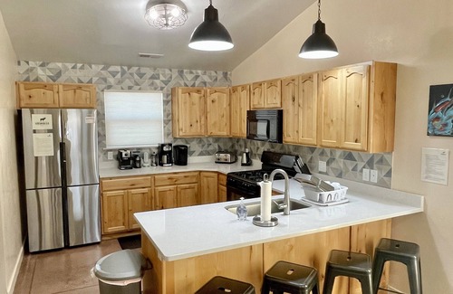Moab South Valley House | Elegant, Rustic: 2 king beds, 3 bd, 2 bath, private yard, community pool & spa