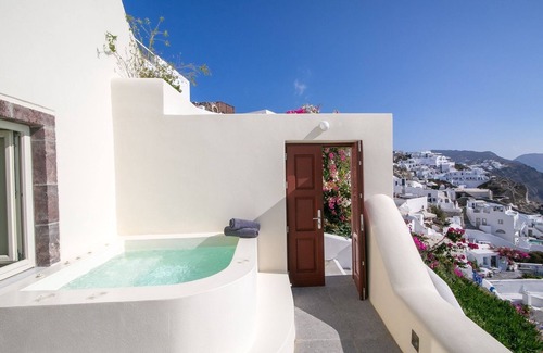 Oia Villa | Elegant Santorini Villa | Villa Spyros | Villa Demi | Private Hot Tub | Air.