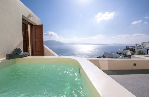 Oia Villa | Elegant Santorini Villa | Villa Spyros | Villa Demi | Private Hot Tub | Air.