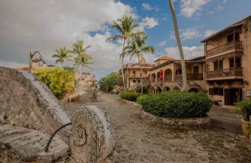 Villa Espana House | Elegant Spacious 3 bdrm home La Romana Del Oeste