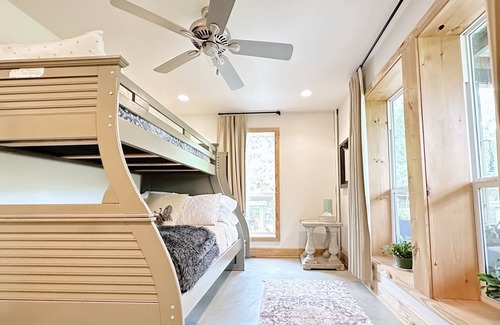 McNeill House | Elegant & Spacious Creekfront Getaway